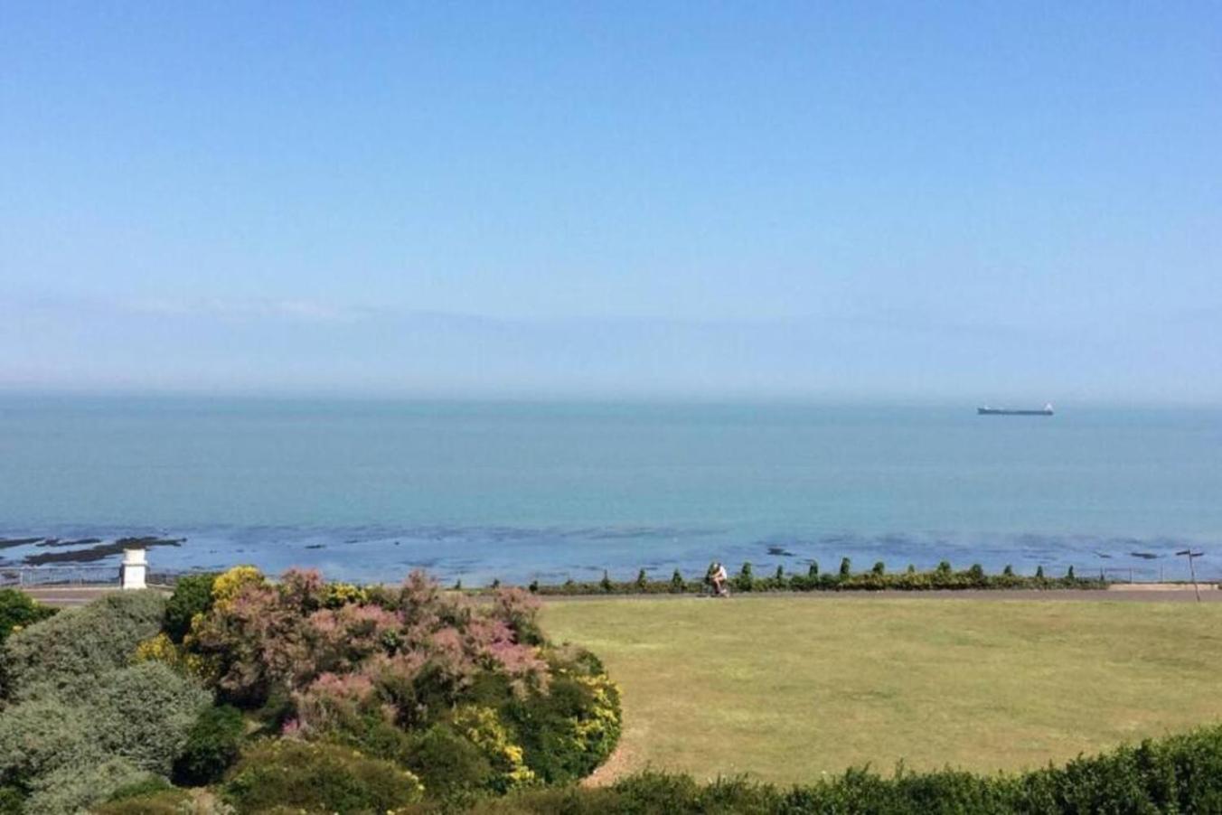 Captain'S Quarters - Stunning Sea Views Apartamento Margate Exterior foto