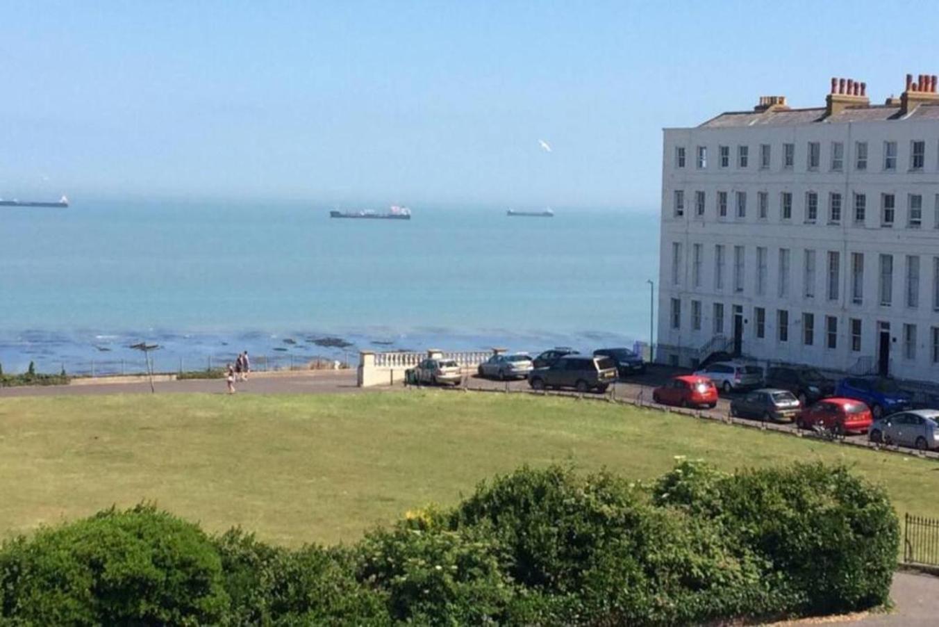 Captain'S Quarters - Stunning Sea Views Apartamento Margate Exterior foto