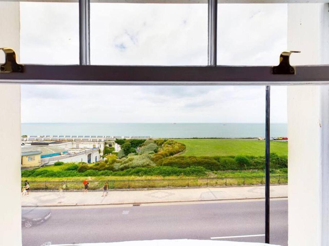Captain'S Quarters - Stunning Sea Views Apartamento Margate Exterior foto