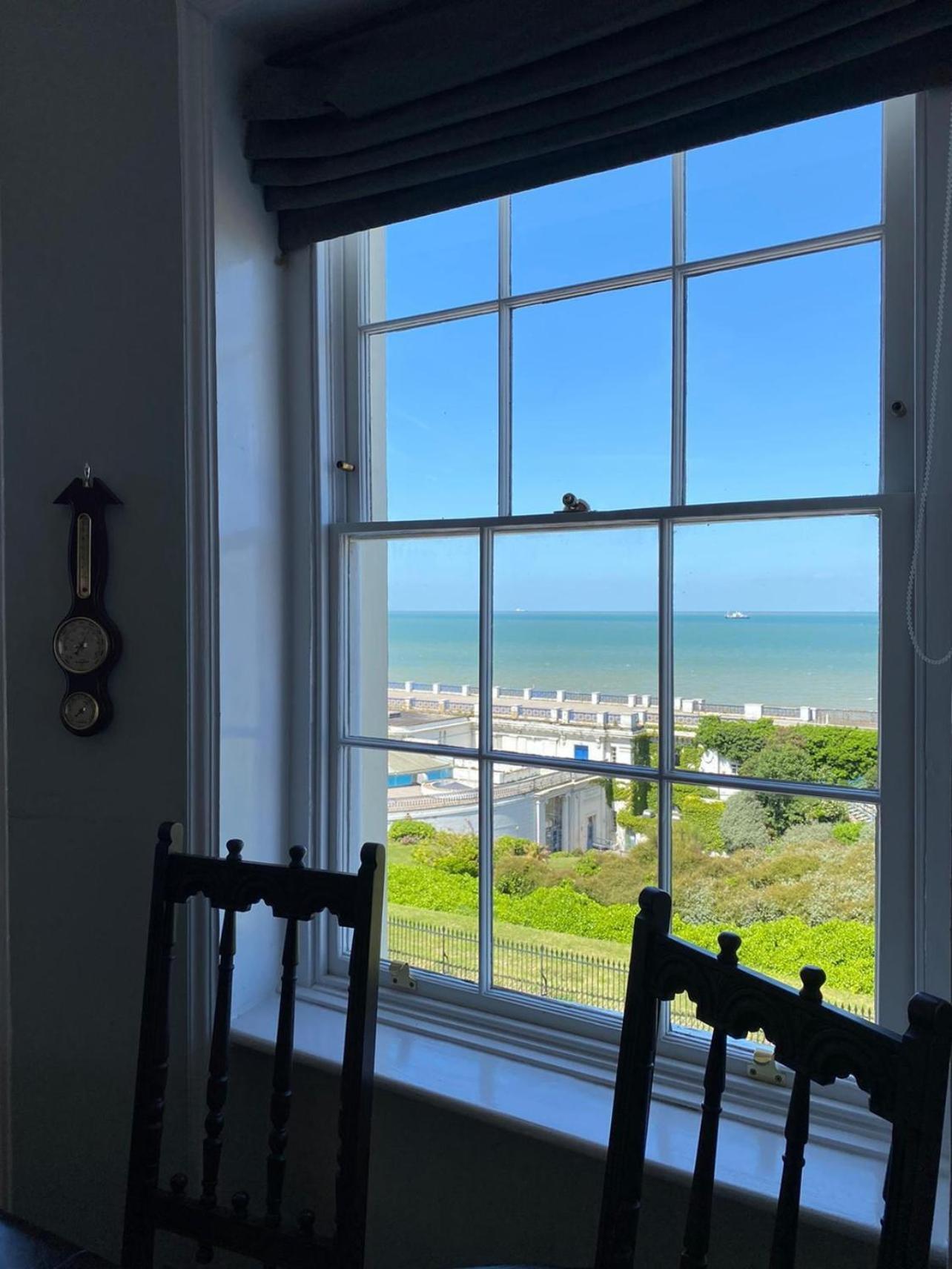 Captain'S Quarters - Stunning Sea Views Apartamento Margate Exterior foto